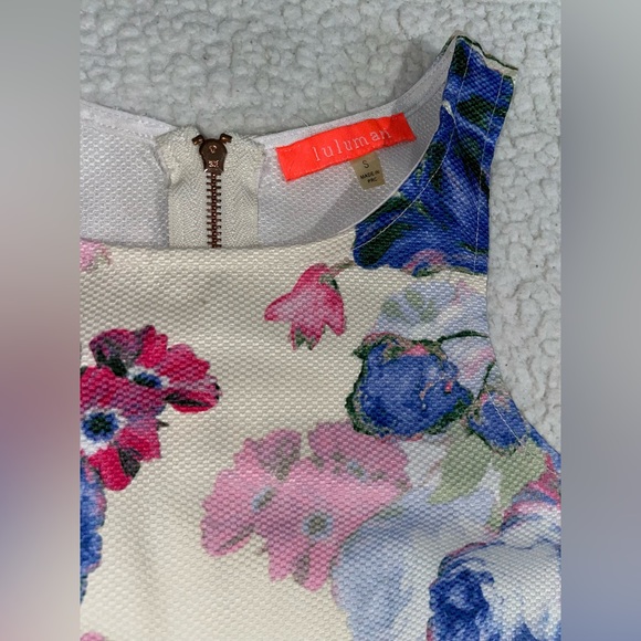 Floral Crop Top & High Waisted Short Set - Picture 10 of 16